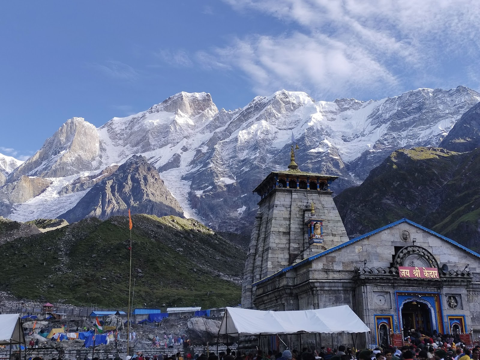 Kedarnath temple beneath the snow-covered Himalayas